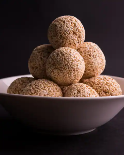 Chaulai Ke Laddu Gur Wale