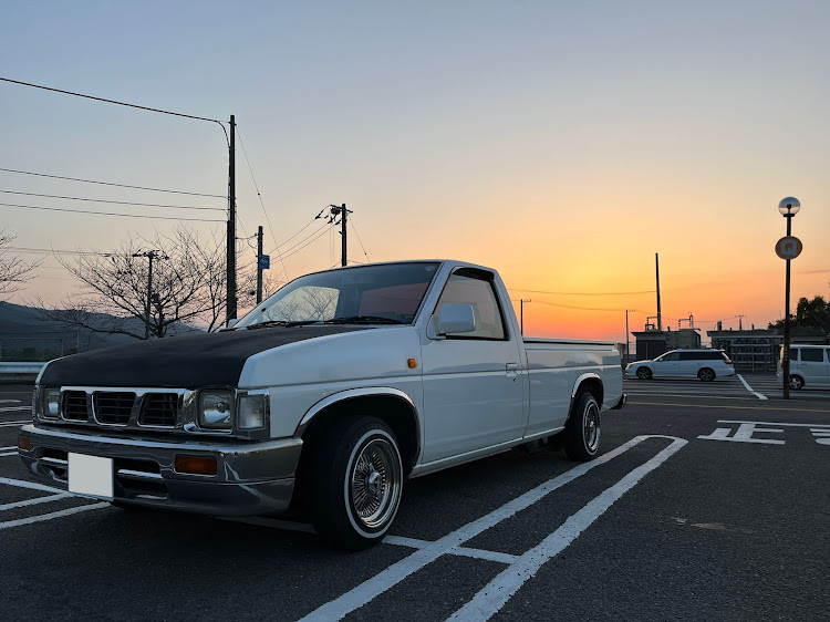 ダットサントラックの愛媛・夕焼けと愛車・今出港愛好家・夕焼け狩り・ヨシクマさんはまだ帰ってこないのか？に関するカスタム事例の投稿画像2枚目