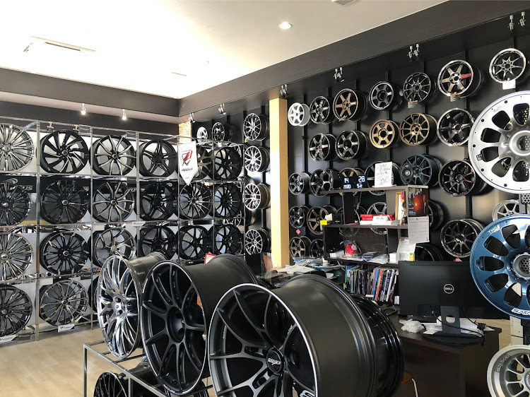 86のドライブ・RAYS・レイブロス(東大阪)・ホイールナット交換・ホイールスペーサー取付に関するカスタム事例の投稿画像1枚目