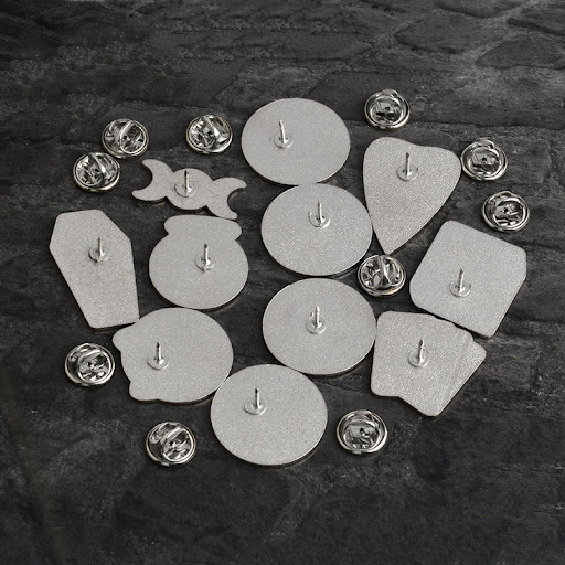 Title 5, Dark Series Retro Broche, een vintage accessoir...