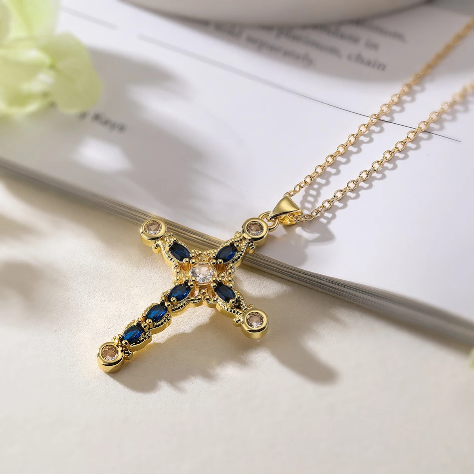 Colar com pingente de cruz de zircônia folheado a ouro real de cobre, moda de luxo acessível, perfeito para presentear.