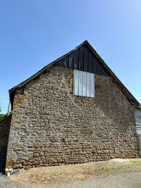 parking à Saint-Fraimbault-de-Prières (53)