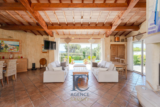 Maison avec piscine et jardin 2