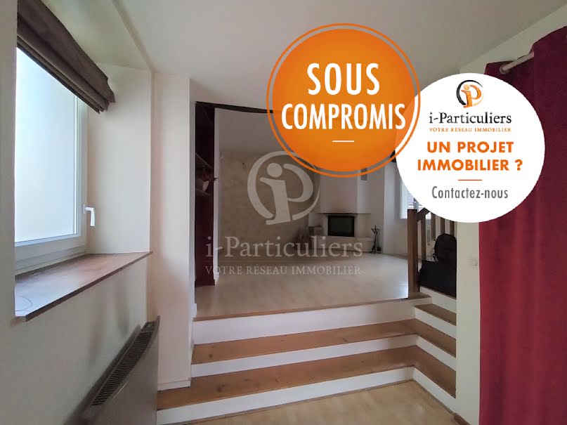 Vente appartement 4 pièces 105 m² à La Ville-du-Bois (91620), 165 000 €