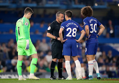 🎥 Frayeur en Premier League: la bicyclette en plein visage qui a mis César Azpilicueta KO