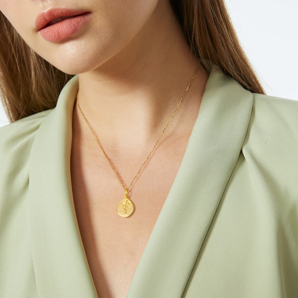 Collier Irrégulier Fleur de Décembre Personnalité Cadeau Élégant pour Femme Bijou Unique Design Exclusif Accessoire Féminin
