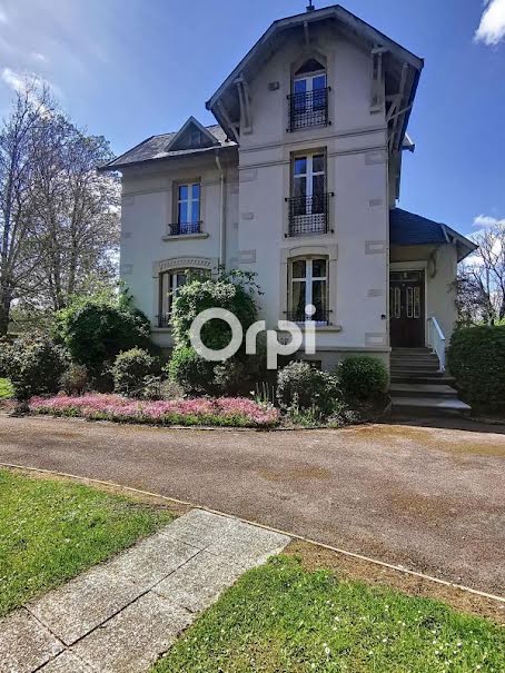 Vente maison 7 pièces 176.6 m² à Doulaincourt-Saucourt (52270), 287 000 €