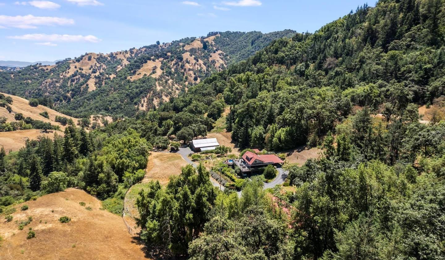 House with pool Geyserville