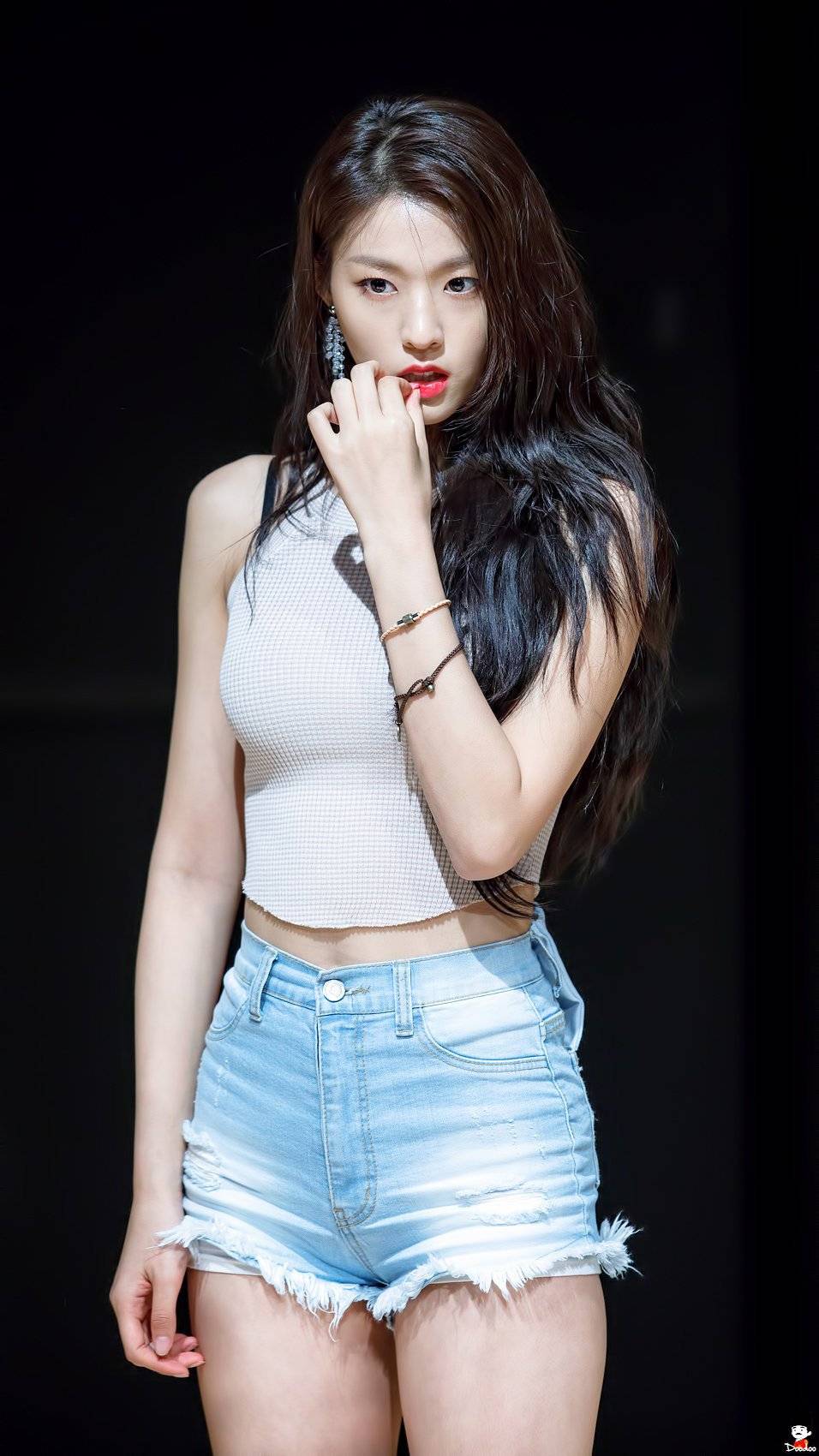 Seol hyun hot