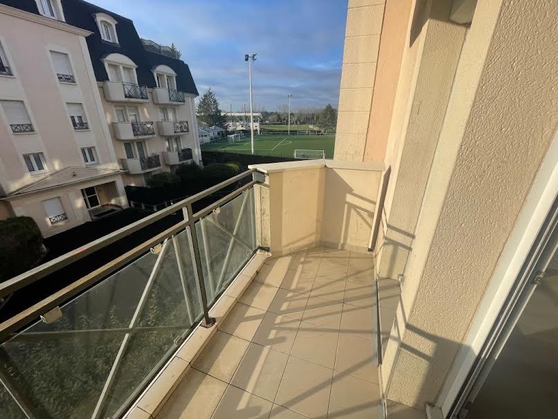 Location  appartement 2 pièces 38 m² à Pontault-Combault (77340), 795 €