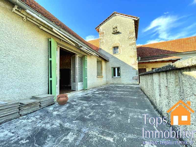 Vente maison 6 pièces 136 m² à La Capelle-Balaguier (12260), 199 000 €