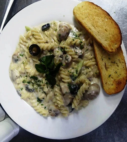 Fusilli Alfredo With Mushroom Nonveg Pasta