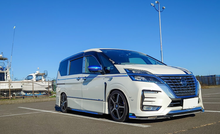 セレナのセレナe-power・セレナC27・HFC27・レバンガ・アルビレックス新潟に関するカスタム事例の投稿画像1枚目