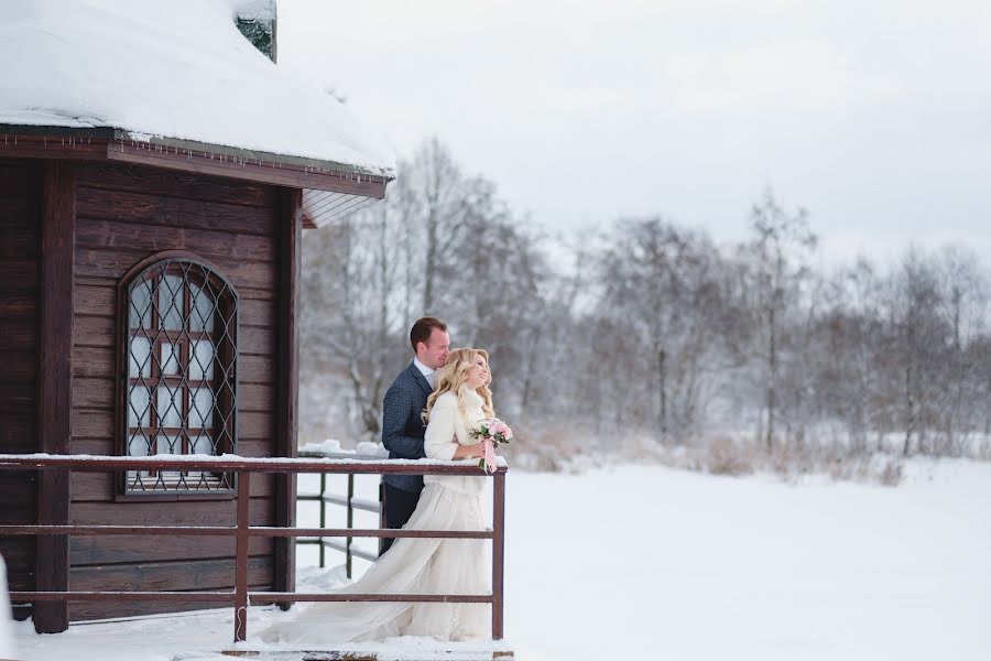 Fotografo di matrimoni Anna Sposobina (focustudio). Foto del 22 gennaio 2020