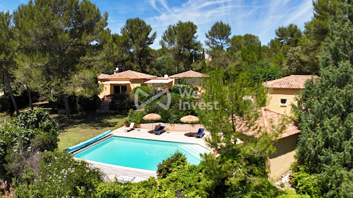 Villa with pool and garden 1