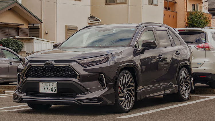 RAV4のモデリスタ・すきにまみれろ・グレーメタリックに関するカスタム事例の投稿画像1枚目