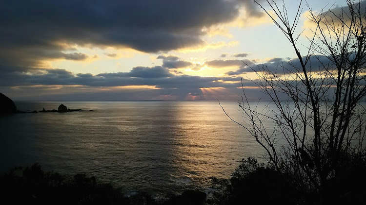 ワゴンRスティングレーの2020年・正月仕様・新年初コラボ・下田温泉・夕暮れスティングレー🌇🌅に関するカスタム事例の投稿画像3枚目