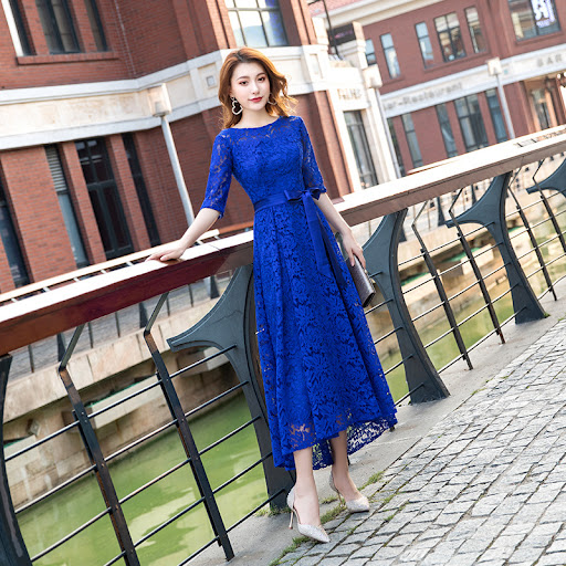 Title 11, Lady Temperament Party Slim Dress. A stylish, f...