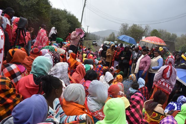 Keek-Onyokie women demonstrate in Kiserian on Wednesday, January 4.