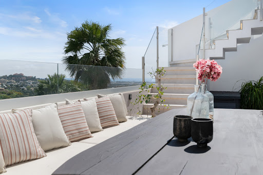 Apartment with terrace and pool 5