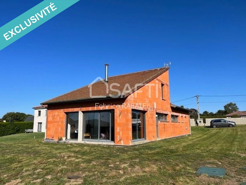 Vente maison 12 pièces 235 m² à Saint-Pierre-le-Chastel (63230), 365 000 €