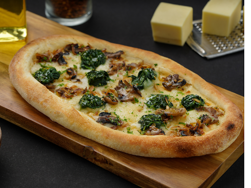 Creamy Spinach & Mushroom Garlic Bread