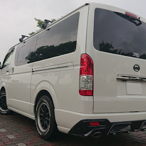 ハイエースバン TRH200V