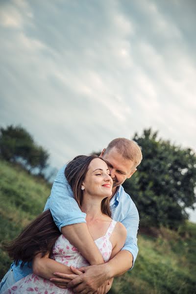 Nhiếp ảnh gia ảnh cưới Tatyana Napizheva (tatinapizheva). Ảnh của 10 tháng 2 2017