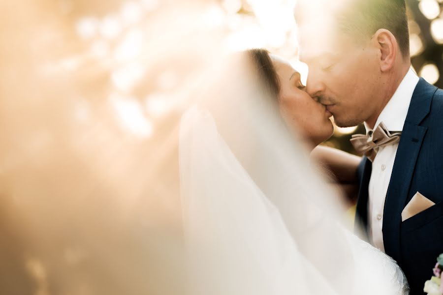 Fotógrafo de bodas Zoltán Kiss (gadgetfoto). Foto del 26 de septiembre 2022