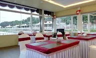 Golden Pearl Floating Restaurant, Lumbini Garden photo 1