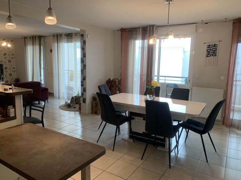 Location  appartement 4 pièces 118 m² à Brives-Charensac (43700), 930 €