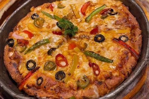 Veggies Makhani Pizza