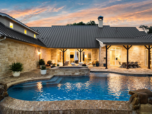 House with pool and terrace 1