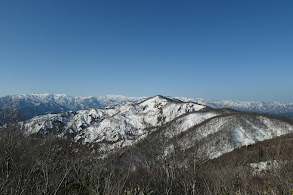 赤祖父山から高清水山と白山方面