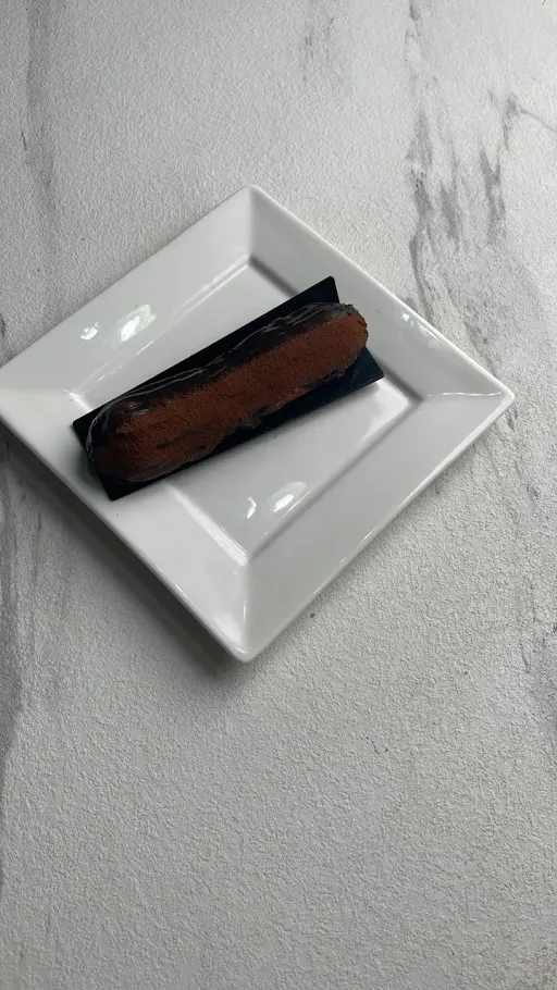 Chocolate Eclair