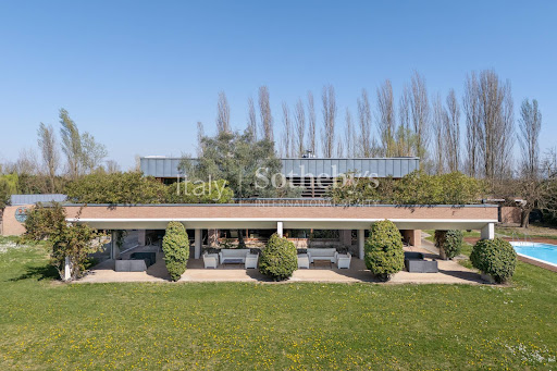 Villa with pool and terrace 2