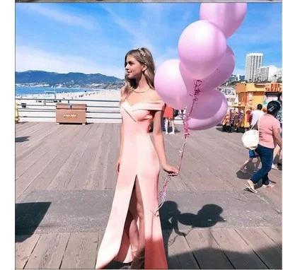 Tube top jurk voor dames. Zomerse, comfortabele en stijlvolle jurk, perfect voor warme dagen en diverse gelegenheden.