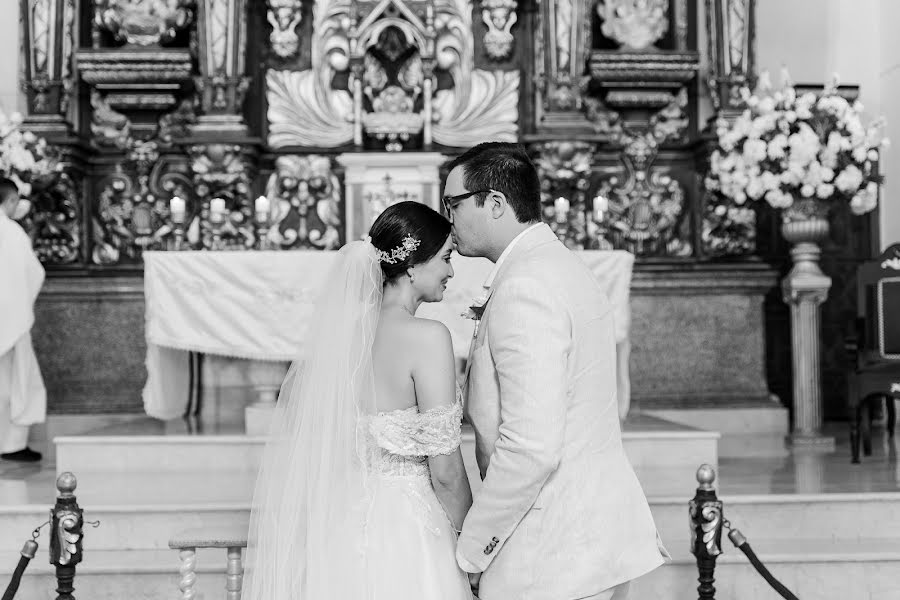 結婚式の写真家Carlos Roa (carlyroaph)。3月30日の写真