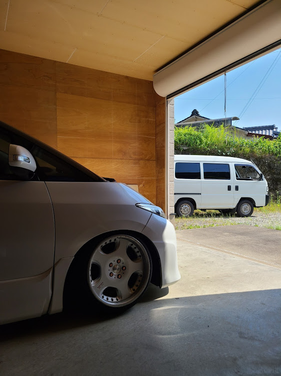 エスティマの磨き屋・６月もよろしくお願いしますに関するカスタム事例の投稿画像2枚目