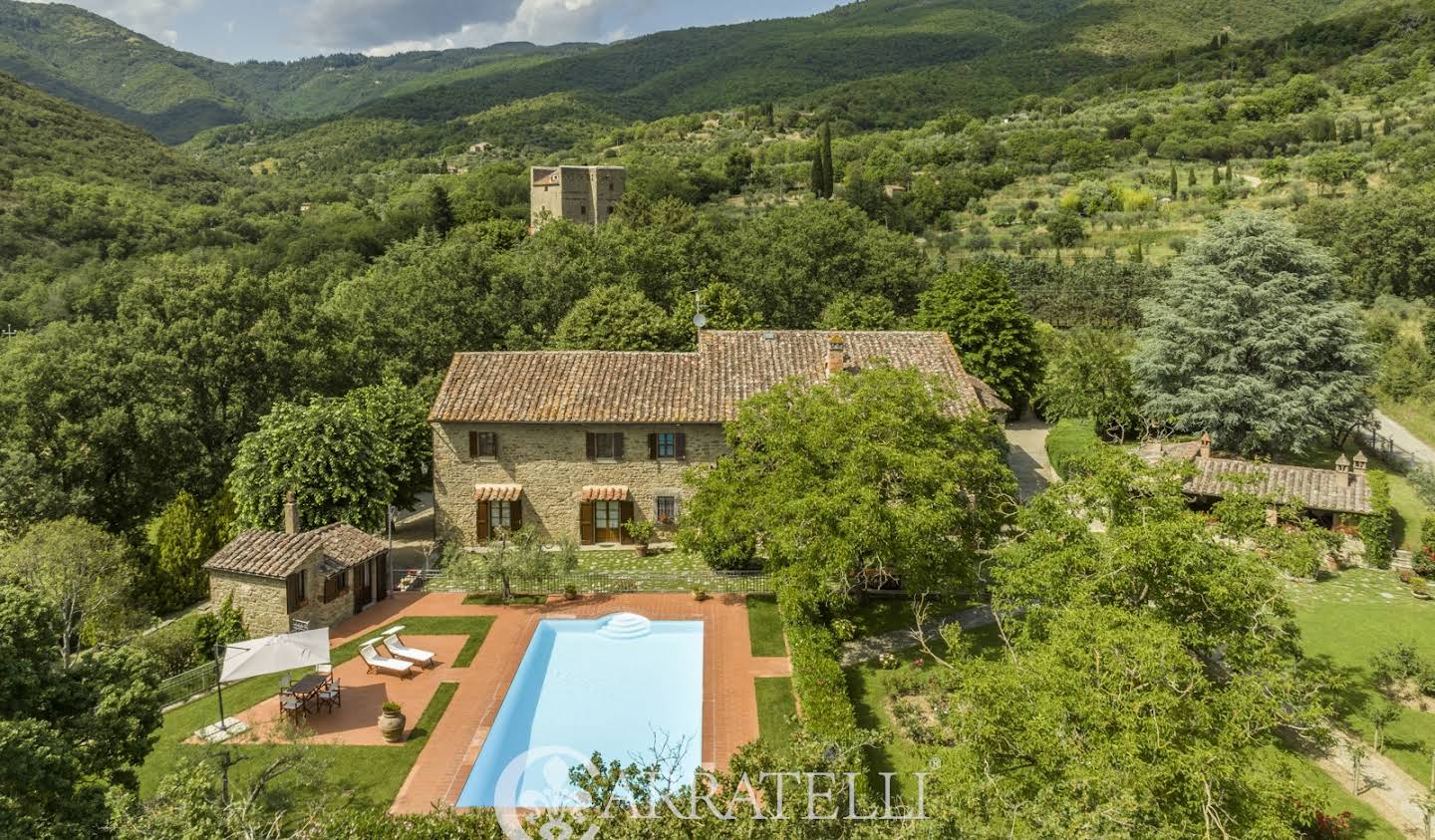 Farm house with garden and pool Cortona