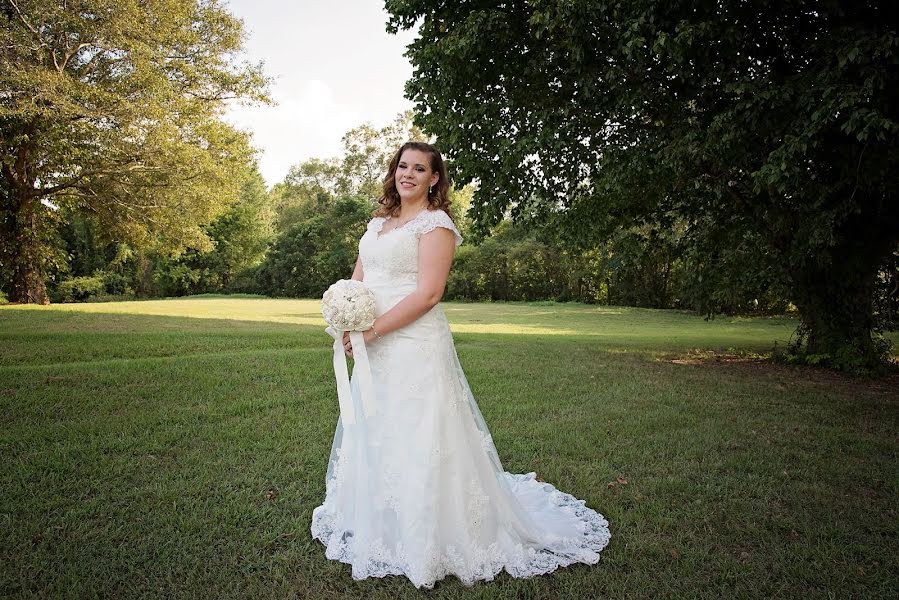 Wedding photographer Alex Burrows (alexburrows). Photo of 7 April 2020