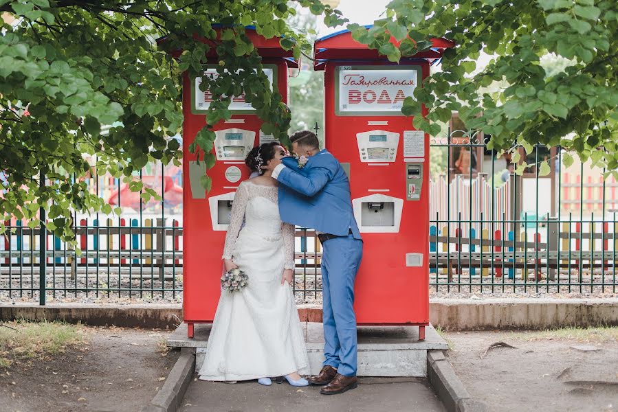 Fotógrafo de casamento Alya Malinovarenevaya (alyaalloha). Foto de 28 de dezembro 2017