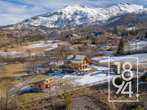 Chalet avec terrasse 1