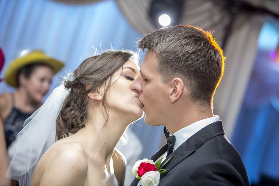 Fotografo di matrimoni Adam Wilhelm (wilhelm). Foto del 29 settembre 2017