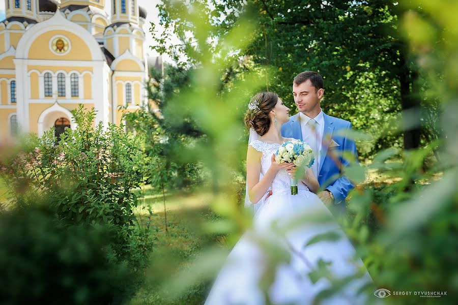 婚礼摄影师Sergey Divuschak（serzh）。2017 3月26日的照片