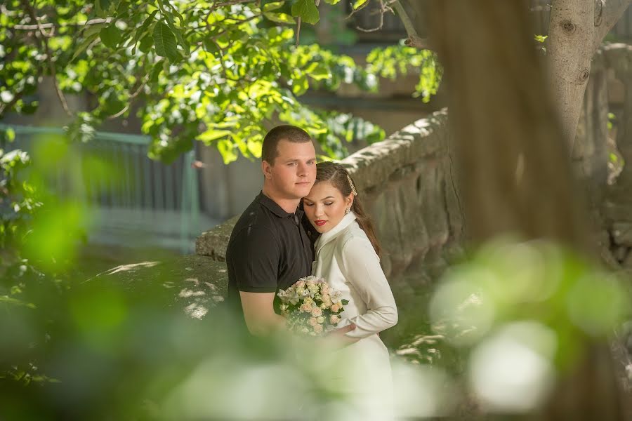 Fotógrafo de casamento Olga Selezneva (olgastihiya). Foto de 22 de junho 2020