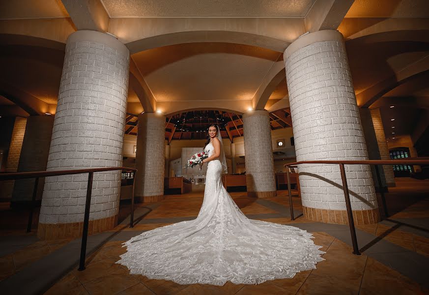 Fotografo di matrimoni Bruno Urbina (brunoneptuno). Foto del 5 ottobre 2022