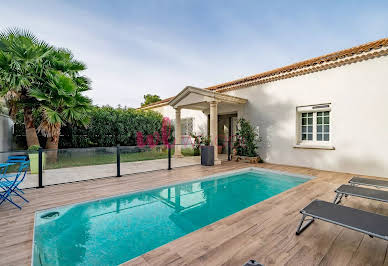 Maison avec piscine et jardin 2