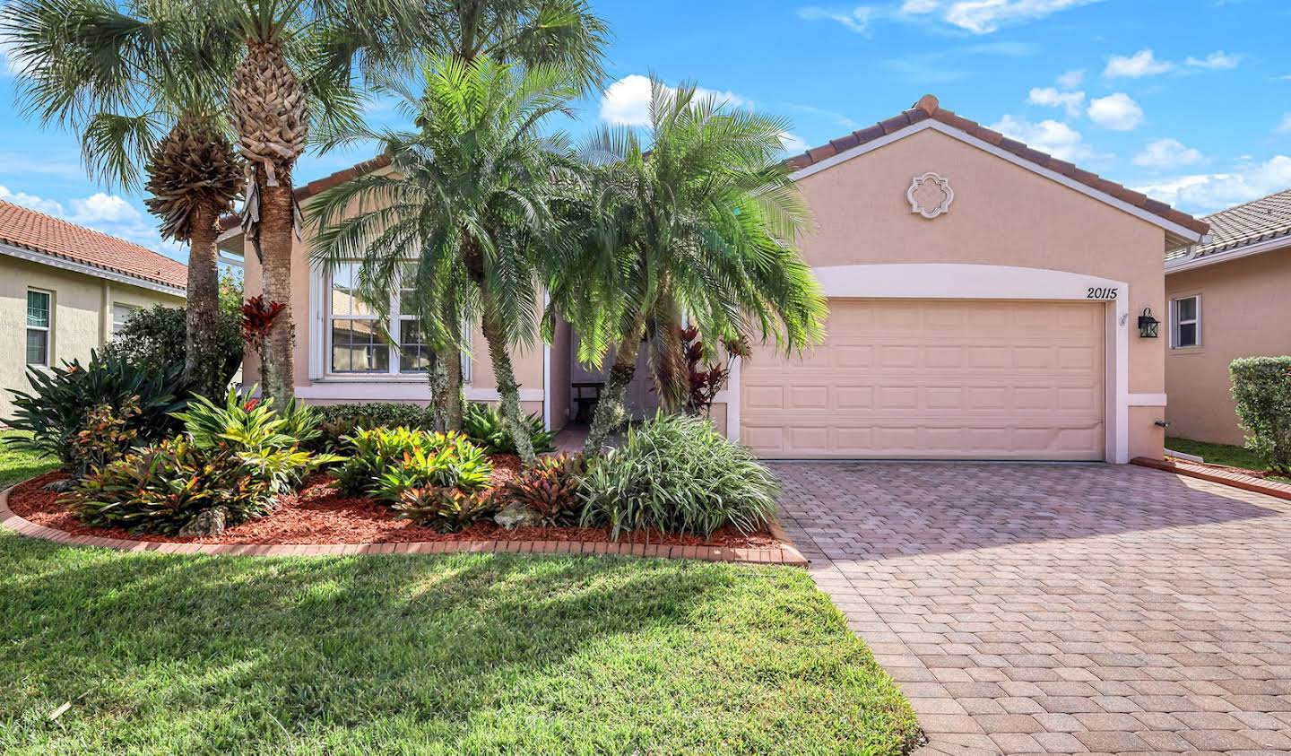 House with pool Estero