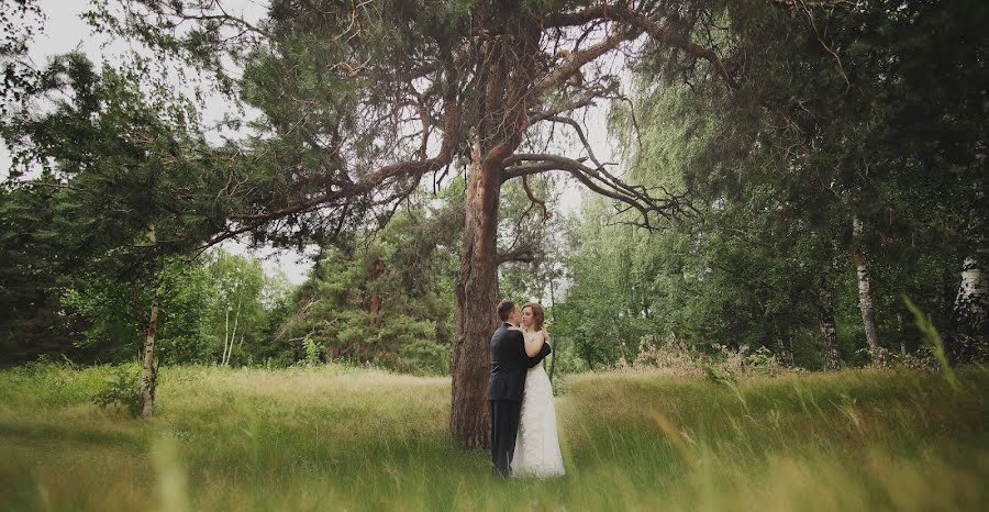 Fotógrafo de casamento Serezha Gribanov (sergeygribanov). Foto de 21 de junho 2013